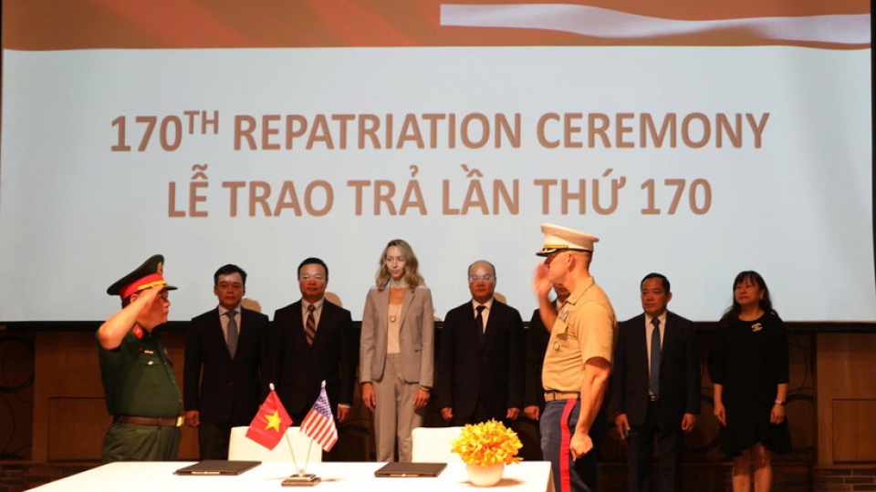 Vietnam hands over remains of three US servicemen at Da Nang ceremony